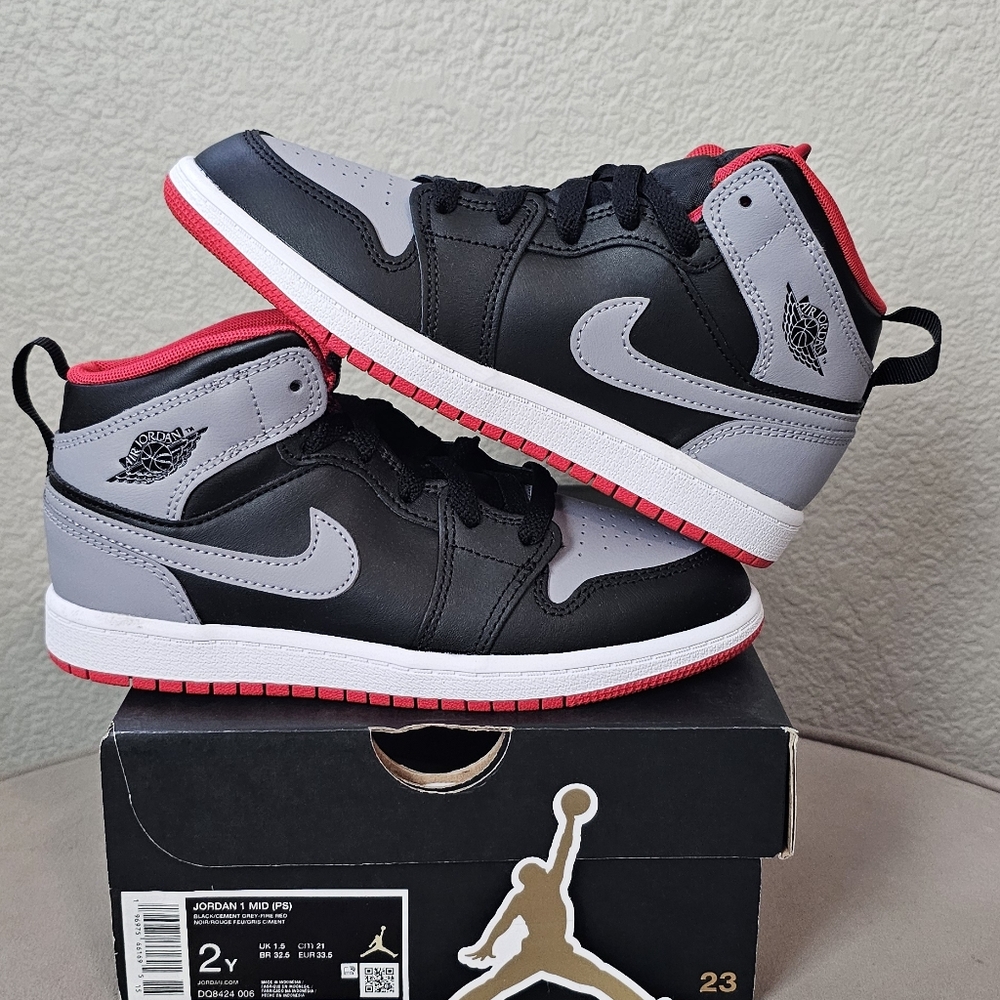 Jordan 1 Mid Bred Shadow Brand New!!!